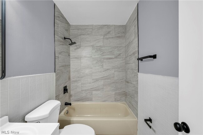 Building Photo - 4684 W 158th St