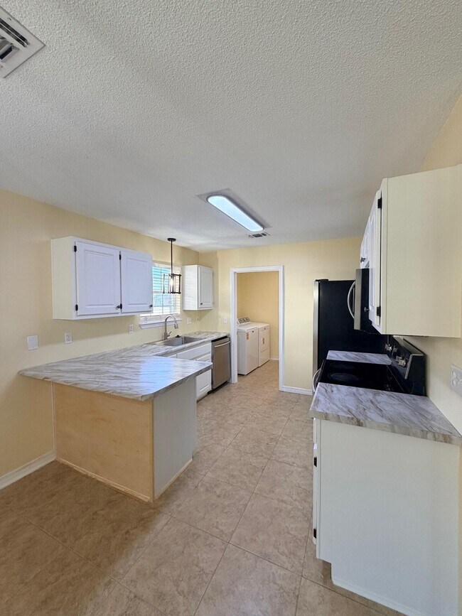 Building Photo - 6952 Cotton Boll Ln