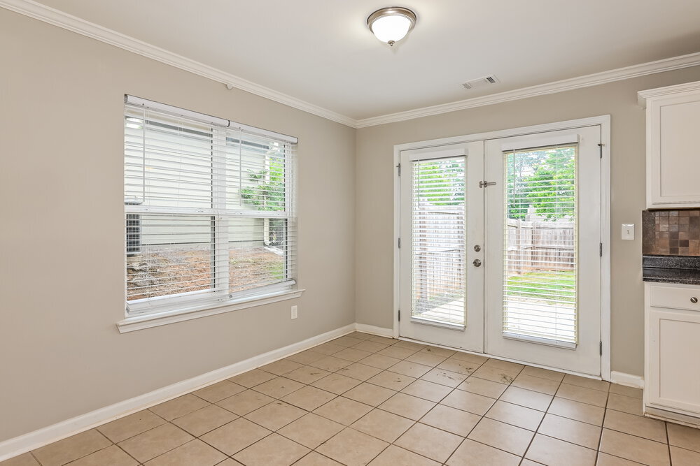 Building Photo - 505 Walnut Woods Dr