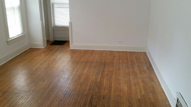 Bedroom 2 - 1215 W Lovell St