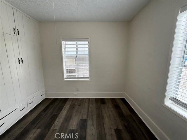 Building Photo - 1053 Loma Dr