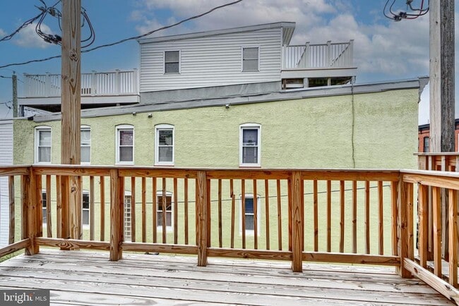 Building Photo - 118 W Fort Ave