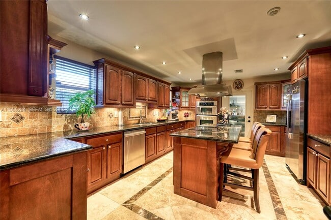 Building Photo - 5826 SW 17th St