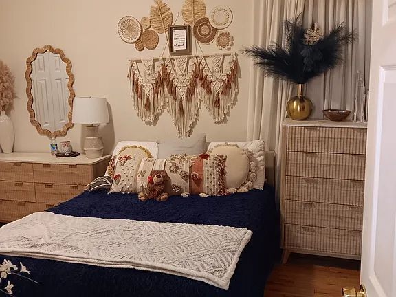 Building Photo - 916 Green Bay Rd