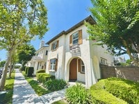 Building Photo - 14602 Longwood Ave