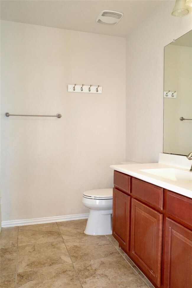 Building Photo - 20801 Sheridan Heights Ln
