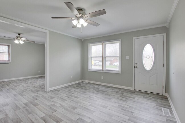 Building Photo - JUST LISTED! 3 bedroom with bonus room in ...