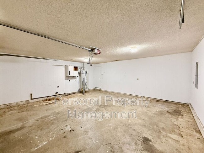 Building Photo - 4102 NE 131st Ave
