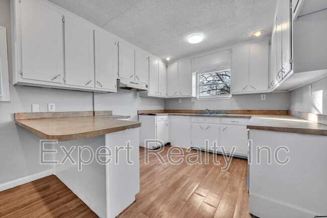 Building Photo - 616 Rutledge Dr