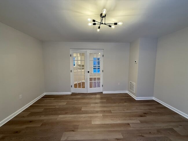 Building Photo - 328 Myrtle Ave