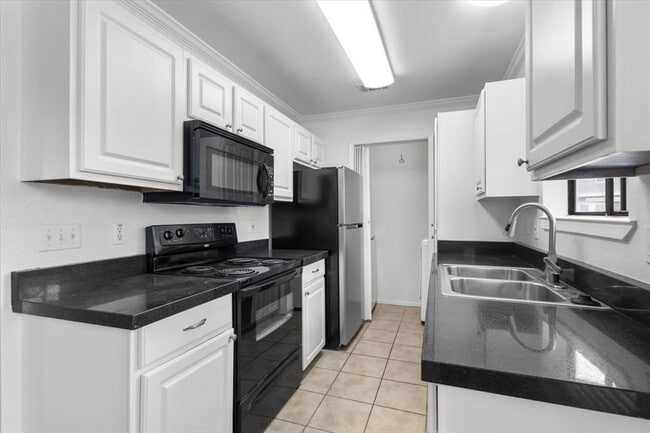 Building Photo - 2018 W Rundberg Ln