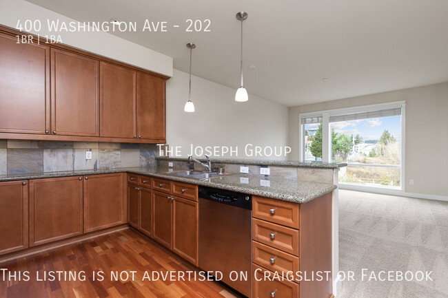 Building Photo - Beautiful 1 BD/1BA Bremerton Waterfront Condo