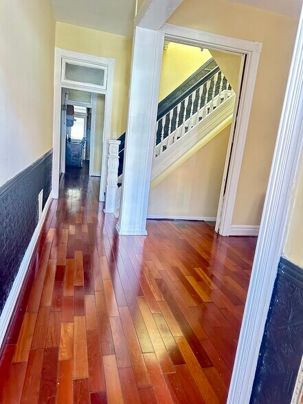 Building Photo - 2309 Avalon Ave