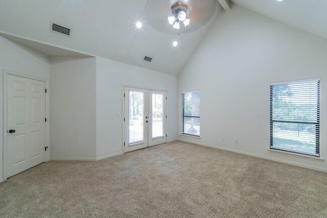Building Photo - 190 Deer Creek Dr