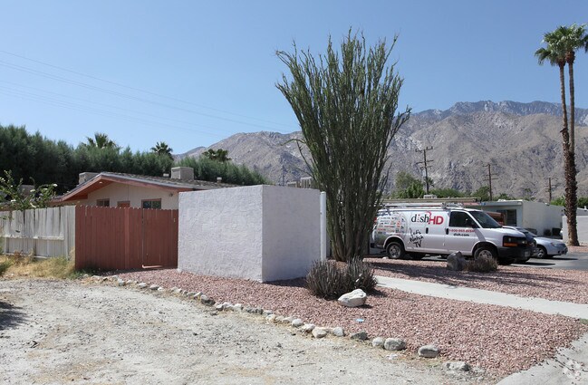 Primary Photo - 511 E Chuckwalla Rd