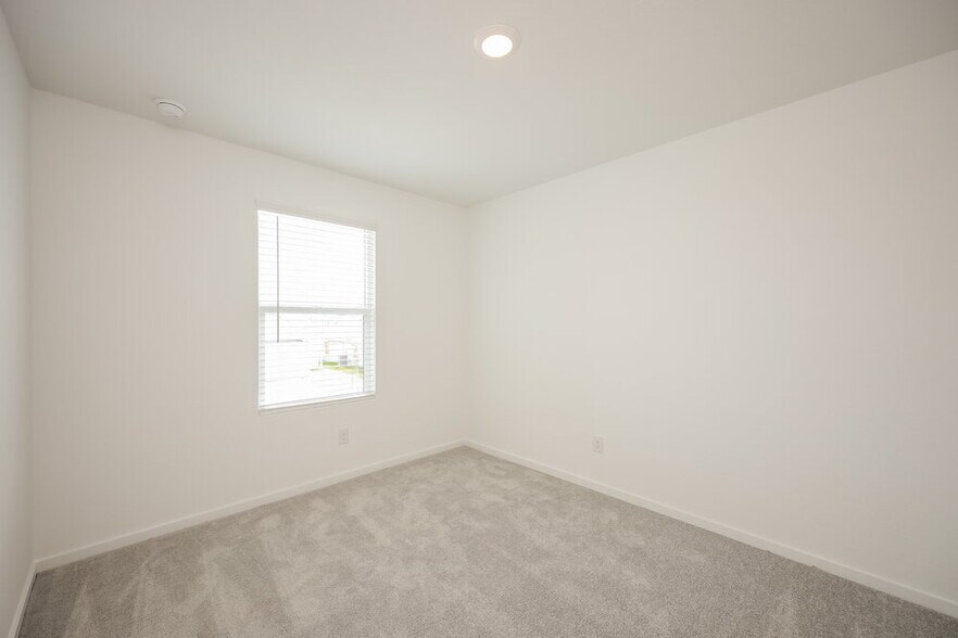 Building Photo - 11742 California Rose