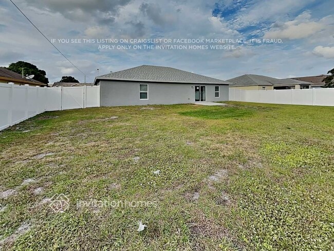 Building Photo - 714 SW McCracken Ave