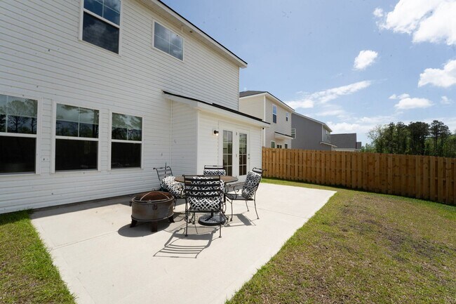 Building Photo - Coming Available!