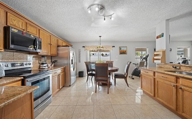 Building Photo - 3304 Amberley Park Cir