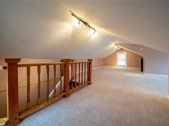 Building Photo - 2168 Richland Ave