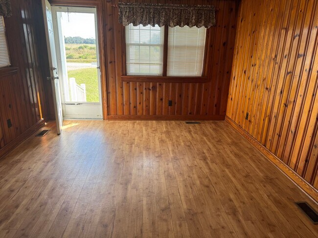 Building Photo - 3222 Perry Blizzard Rd