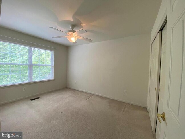 Building Photo - 173 Mountain View Dr
