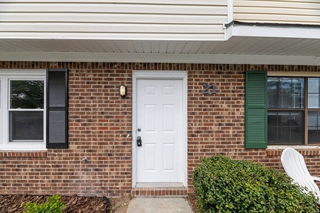 Building Photo - 21 Donnell Ave