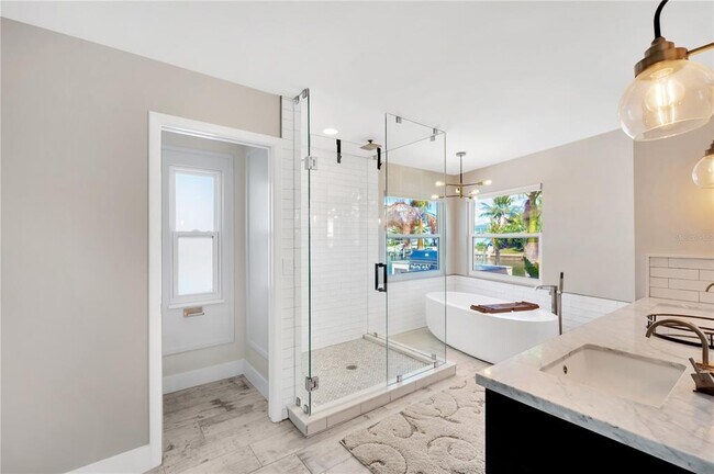 Building Photo - 807 Snug Island