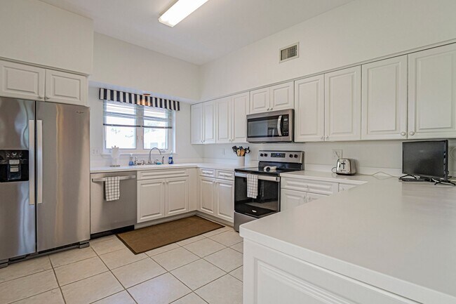 Building Photo - 5035 Harmony Cir