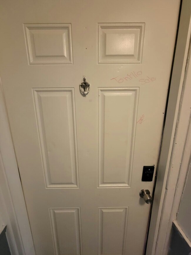 Building Photo - 14815 Euclid Ave