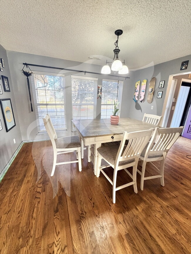 Building Photo - "Spacious 4-Bedroom Haven on Old Mallard Rd – Your Perfect Family Retreat in Enid!"