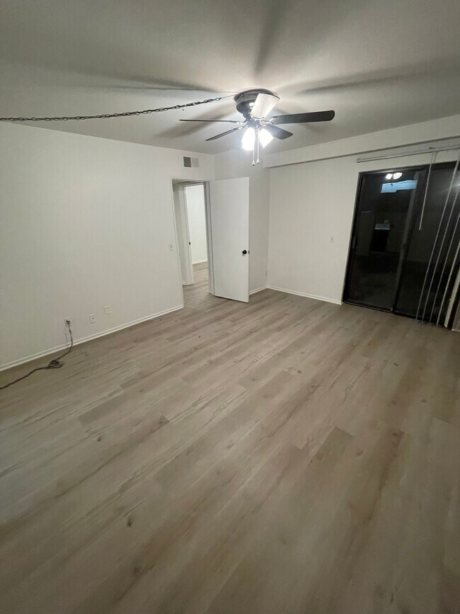 Master Bedroom - 21372 Brookhurst St