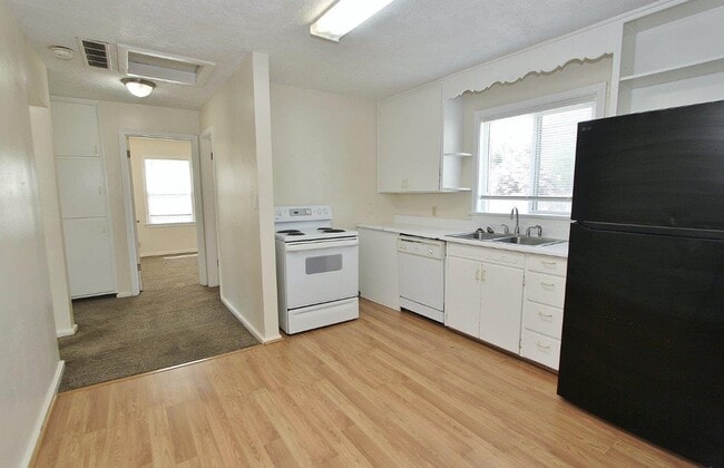 Building Photo - 1311 4th St N
