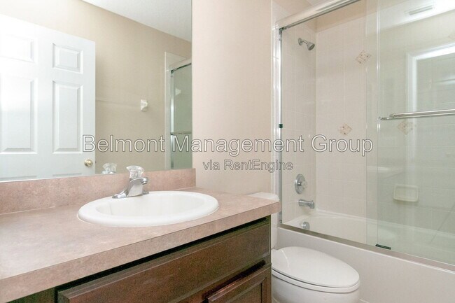 Building Photo - 9426 Silver Buttonwood St