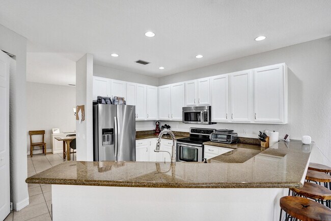 Building Photo - 8876 Sandy Crest Ln
