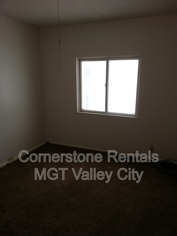 Building Photo - 309 College St SE