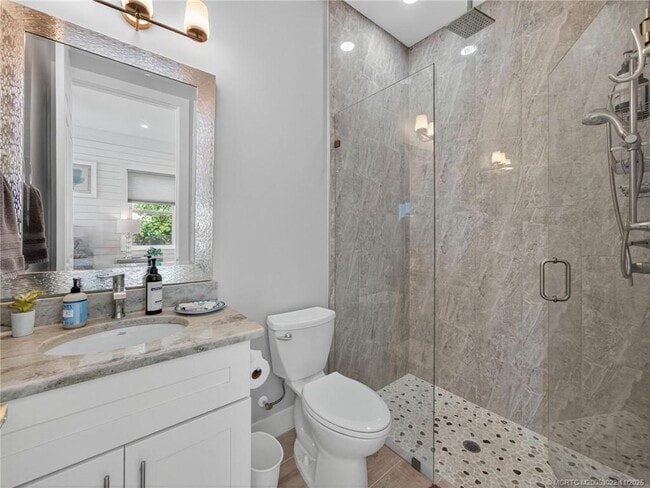 Building Photo - 724 NW Spruce Ridge Dr