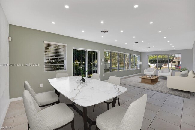 Building Photo - 4 br, 3 bath House - 50 NE 132nd Ter