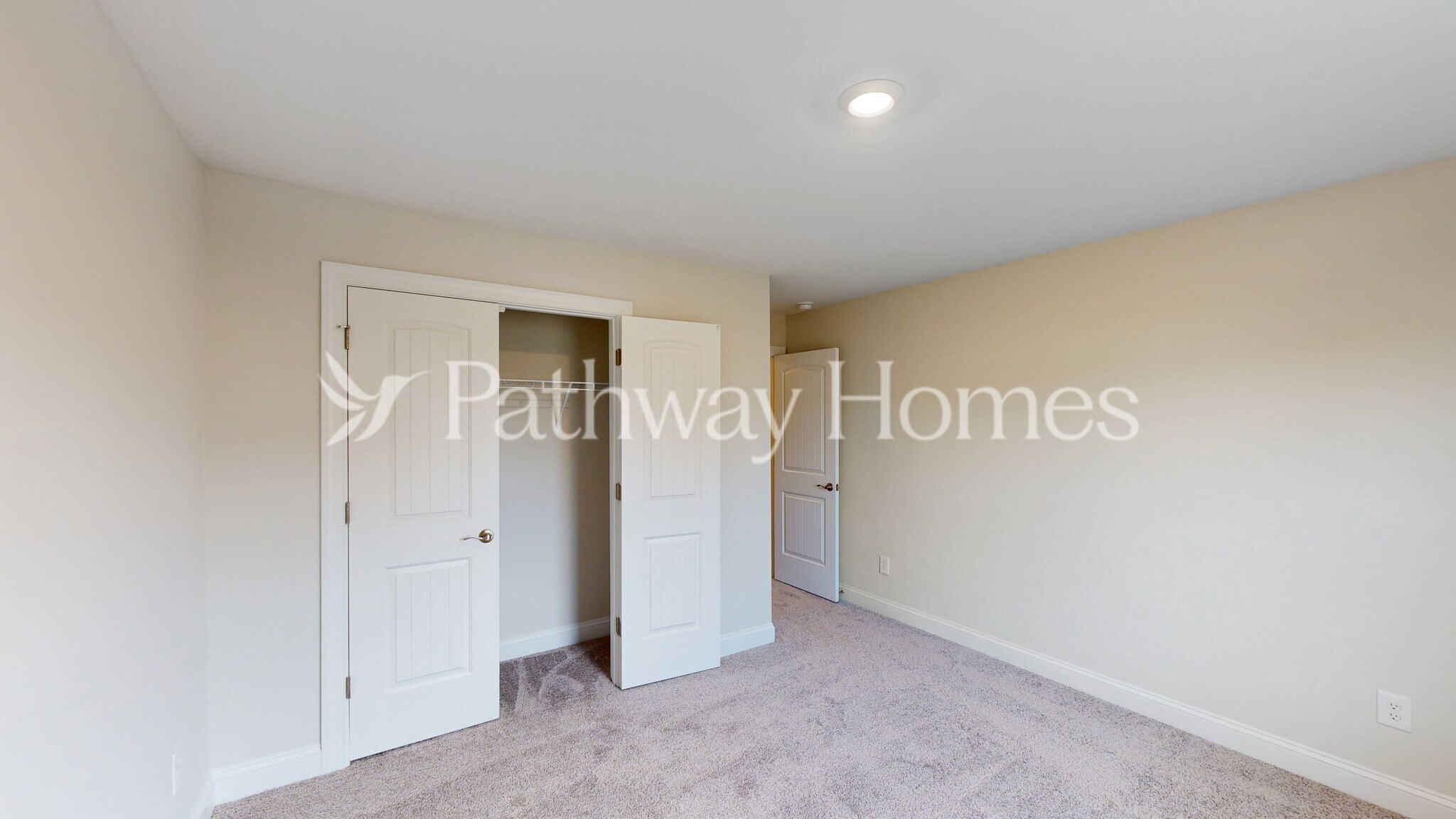 Building Photo - 108 S Sina St