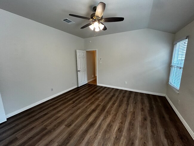 Building Photo - Move-In Ready 3BR/2BA in Round Rock - Enjoy One Month Free Rent When You Move In by November