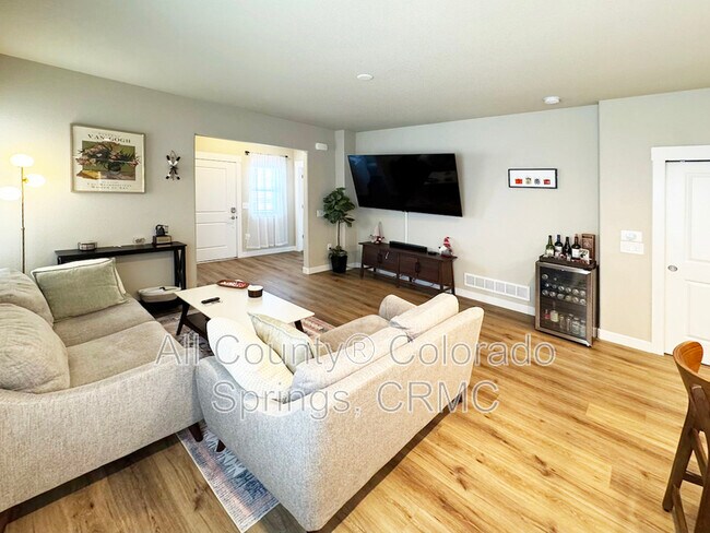 Building Photo - 6755 Carriage Meadows Dr