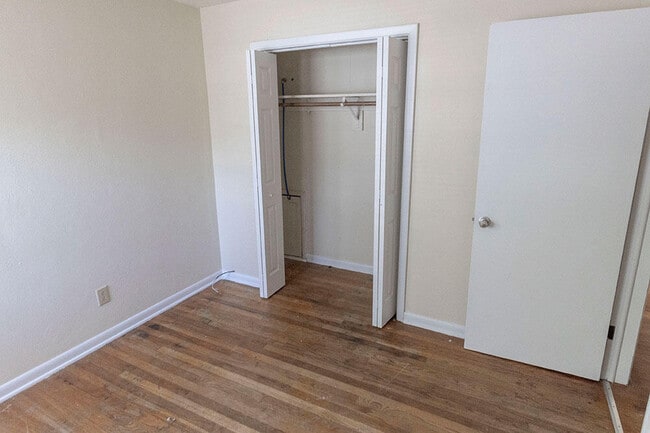 Building Photo - 1003 Hardin St