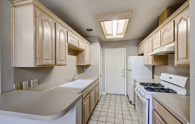 Building Photo - 2509 Riddle Rd