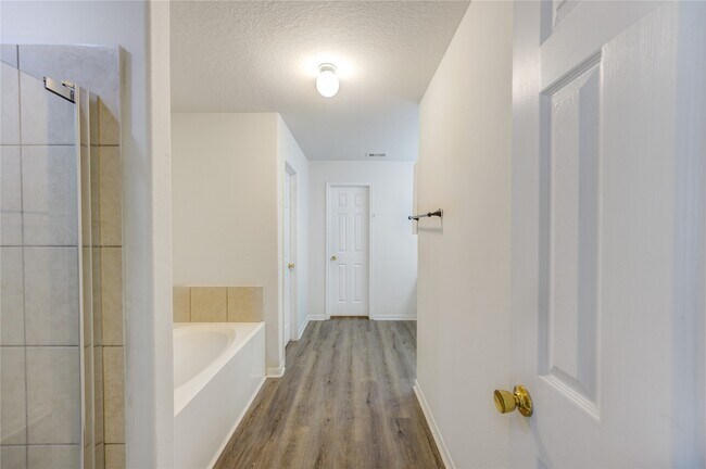 Building Photo - 18434 Ranch View Trail