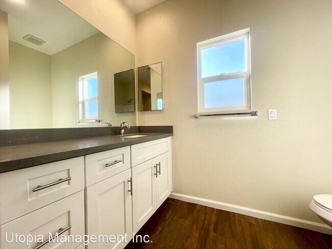 Building Photo - 4 br, 2 bath House - 13259 Ramona Drive