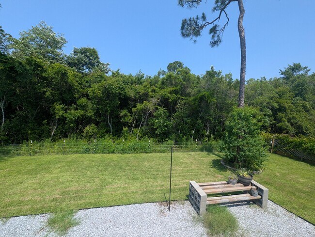 Building Photo - 3565 Pearl Ct