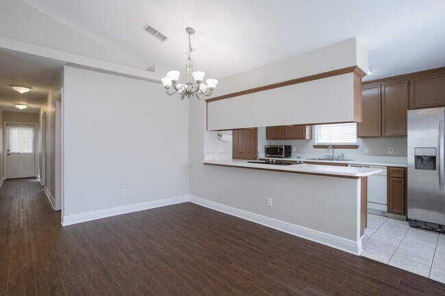 Building Photo - 3569 Chatelaine Dr