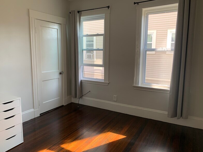 Second Bedroom: can fit a king bed - 22 Connecticut Ave