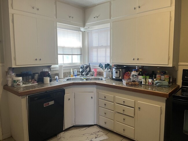 Building Photo - 3303 28th St