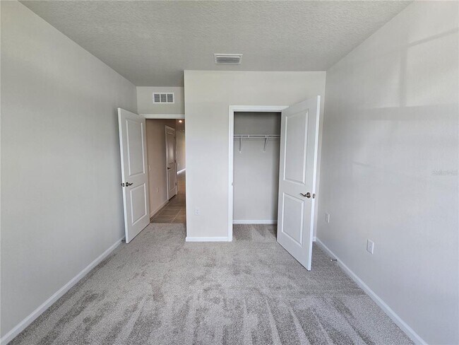 Building Photo - 456 Voltaire Dr